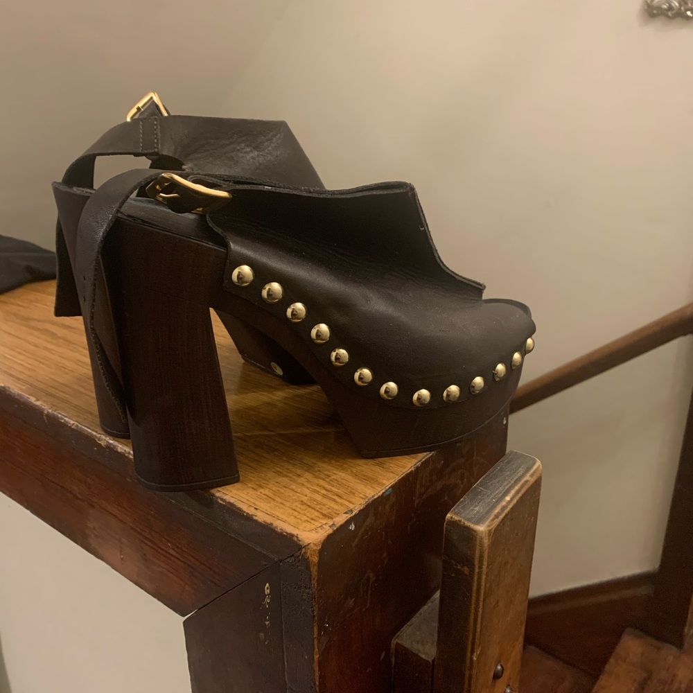 Charles David size 8 open toe wedges